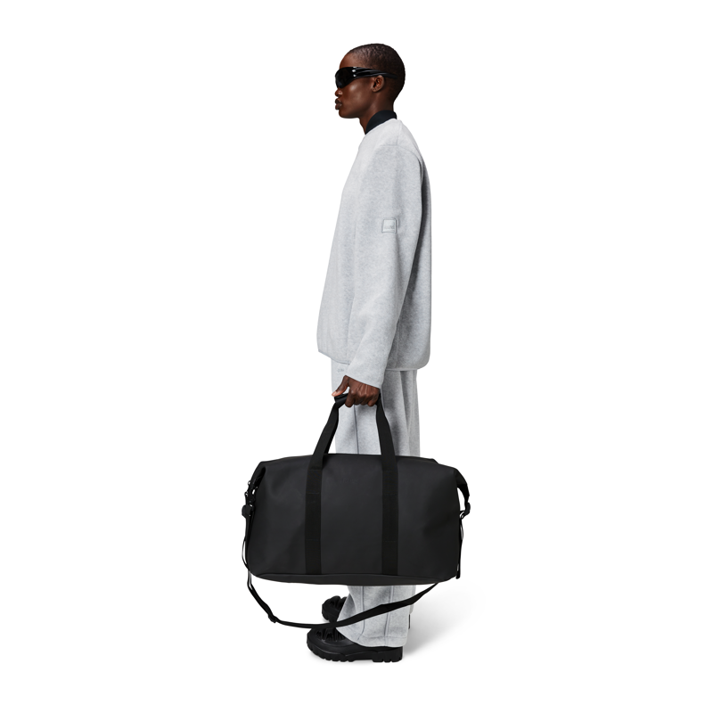 RAINS Resväska Hilo Weekend Bag Svart 4