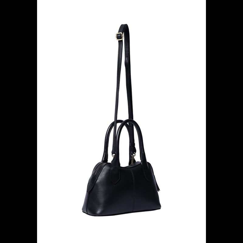 RE:DESIGNED Crossbody Nynne Small Svart 7