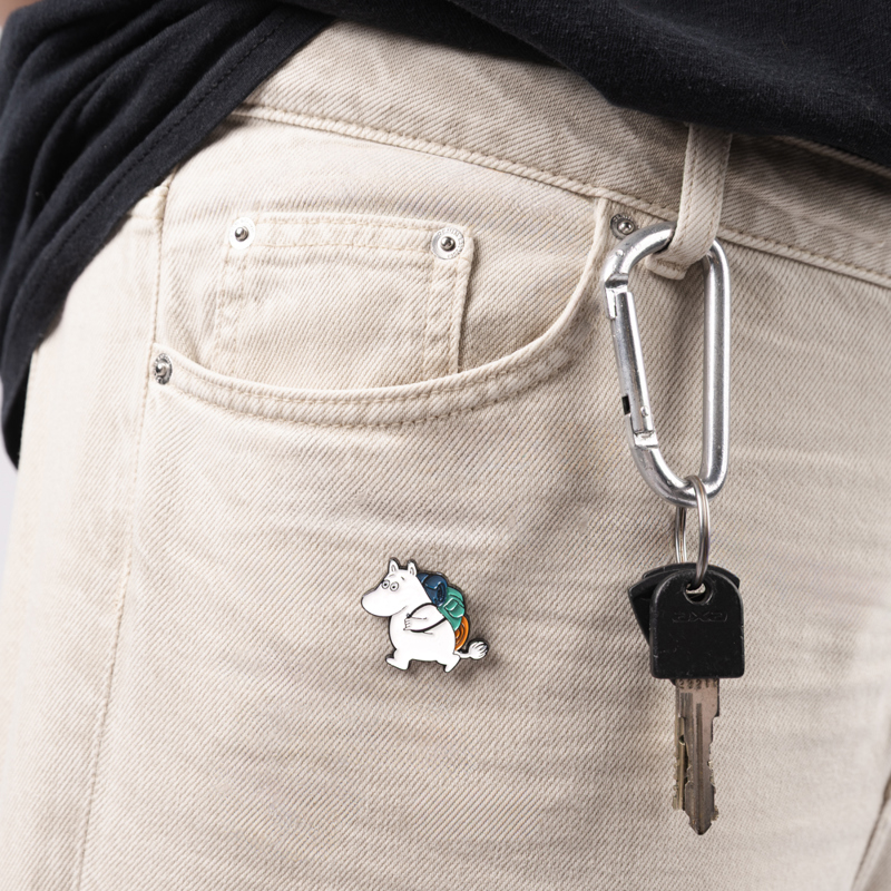 Nordic Buddies Brosch Pin Muminäventyr Grå/vit 2