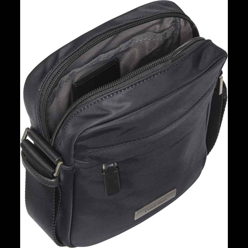 Calvin Klein Crossover Reporter Svart 2