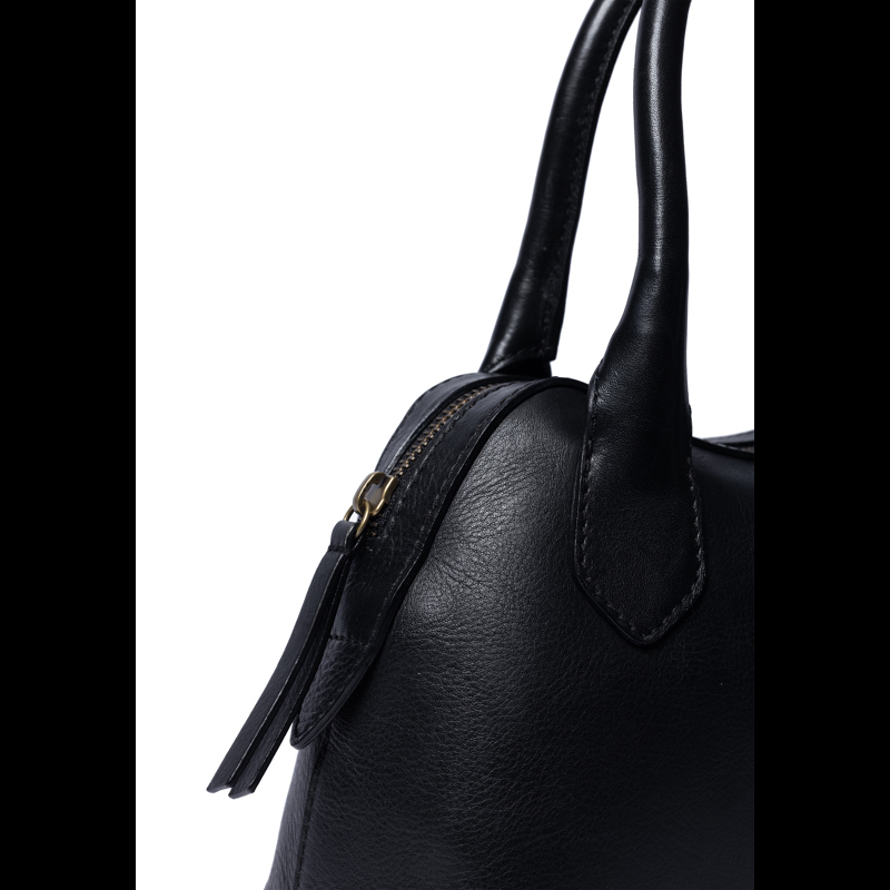 RE:DESIGNED Crossbody Nynne Small Svart 5