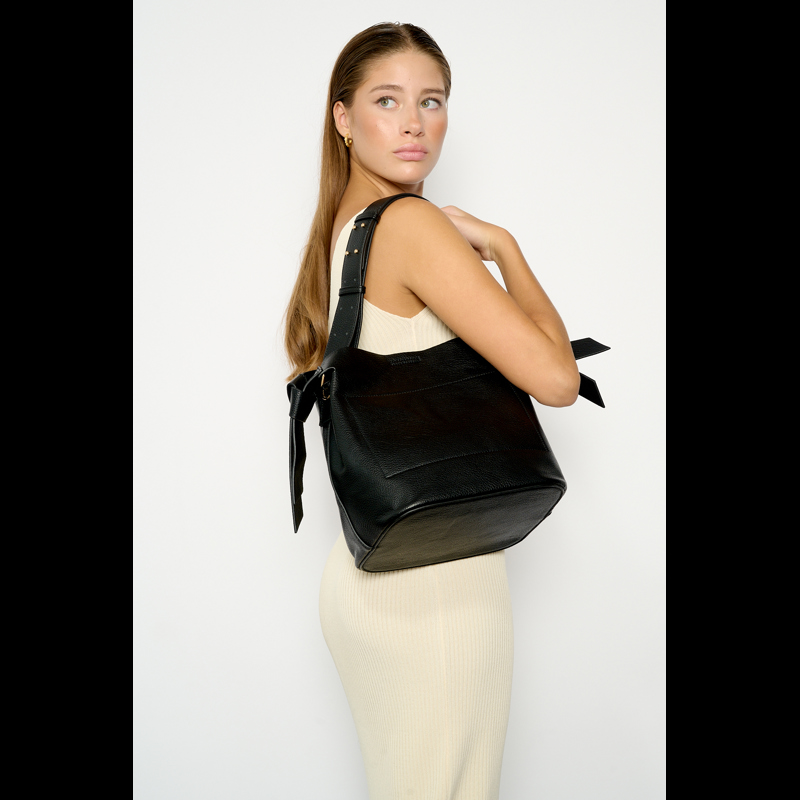 Noella Crossbody Anna Bucket Svart 2
