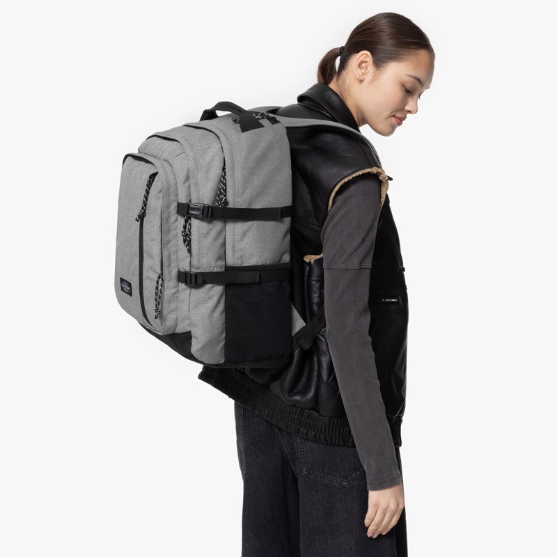 Eastpak Ryggsäckar Pro Volker Ljusgrå 16" 2