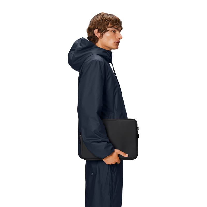 RAINS Dator Sleeve Trail Svart 14" 3