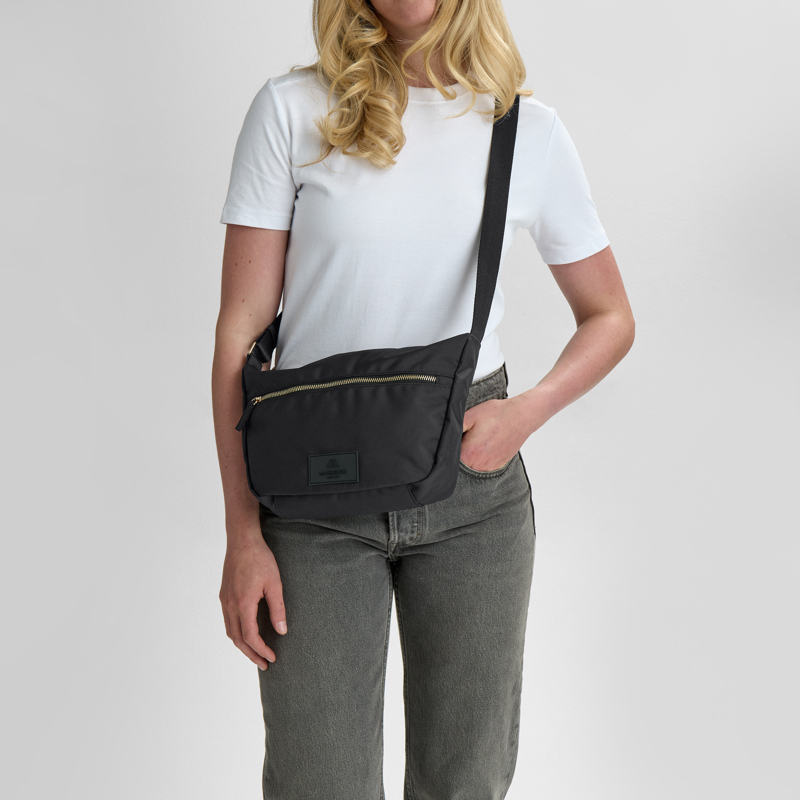 MARKBERG Crossbody Monombg Sort/Guld 7