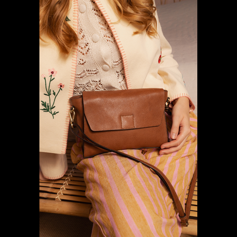 RE:DESIGNED Crossbody Nana Konjak 1