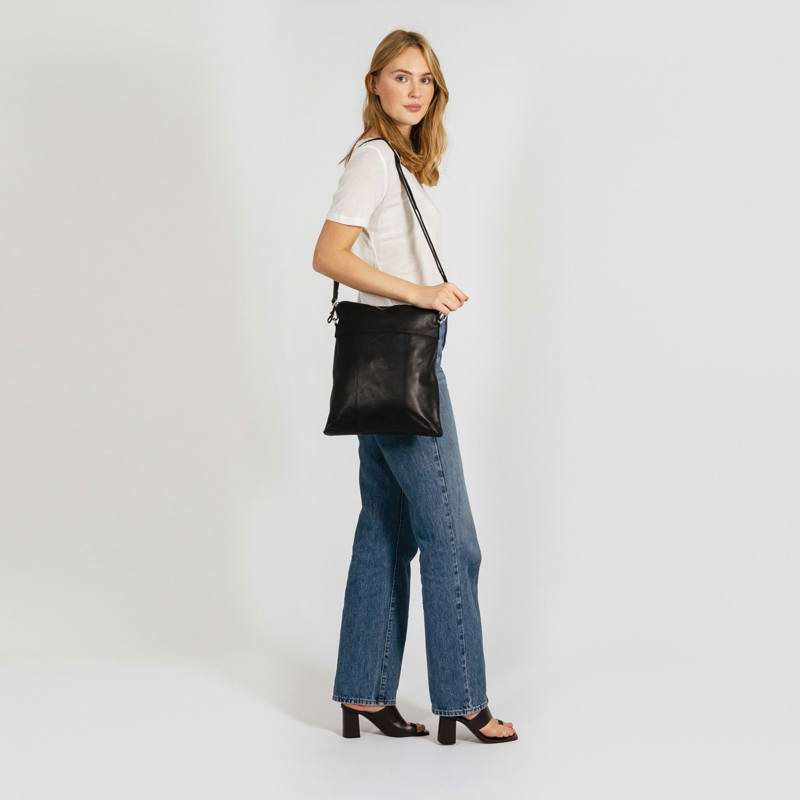Still Nordic Crossbody Basic Large Svart 2
