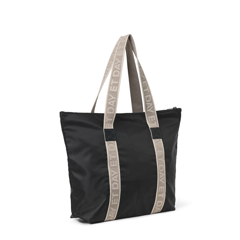 DAY ET Shopper Day RE-LB Summer M Sort 3