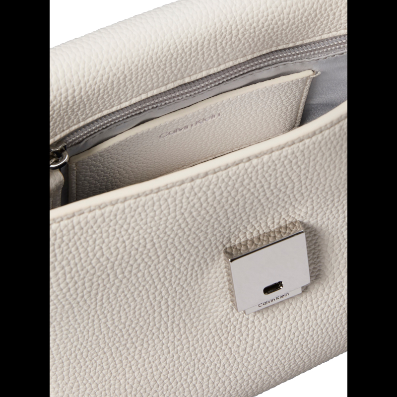 Calvin Klein Handväska Hardware Emblem Vit 2
