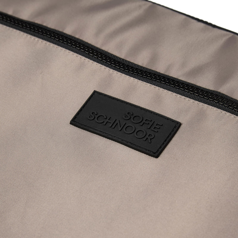 Sofie Schnoor Dator Sleeve HannahSY Taupe 14" 3