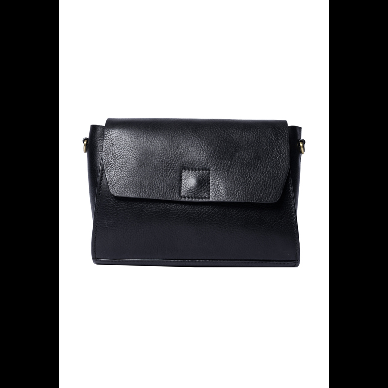 RE:DESIGNED Crossbody Nana Svart 1