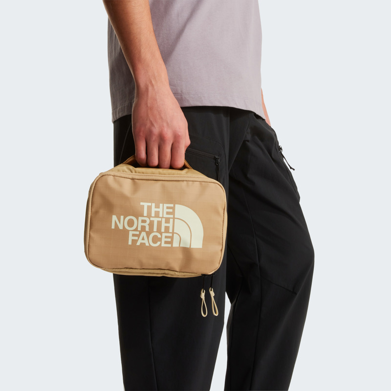 The North Face Toilettaske Base Camp Voyager Brun/Beige 2