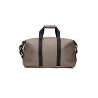 RAINS Resväska Hilo Weekend Bag Nougat 1