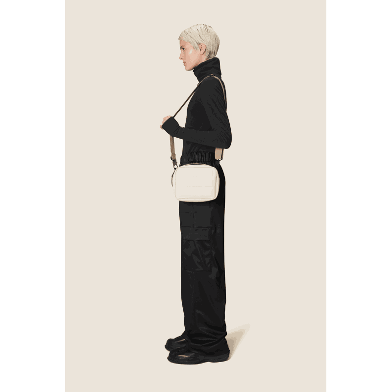 RAINS Skuldertaske Shield Box Bag W3 Sand 2