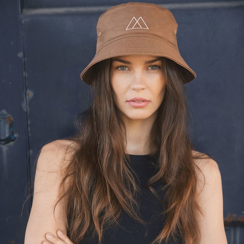 MARKBERG Bøllehat BucketMBG Logo  Caramel 2