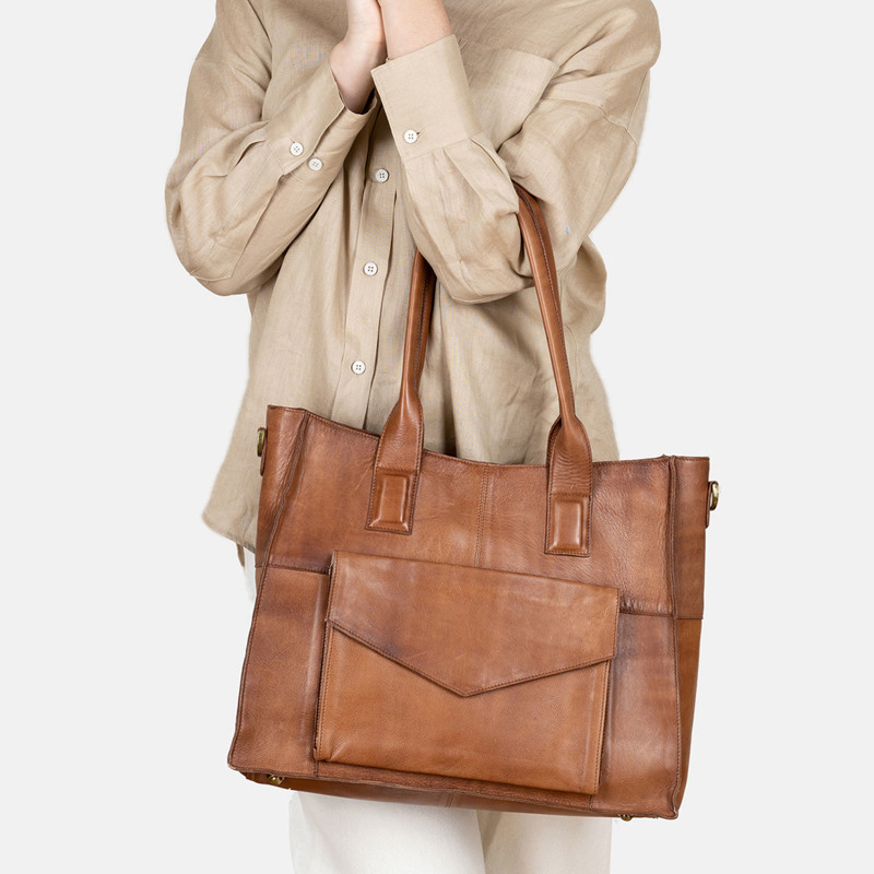 RE:DESIGNED Handväska Otilia Urban Brun 15" 2