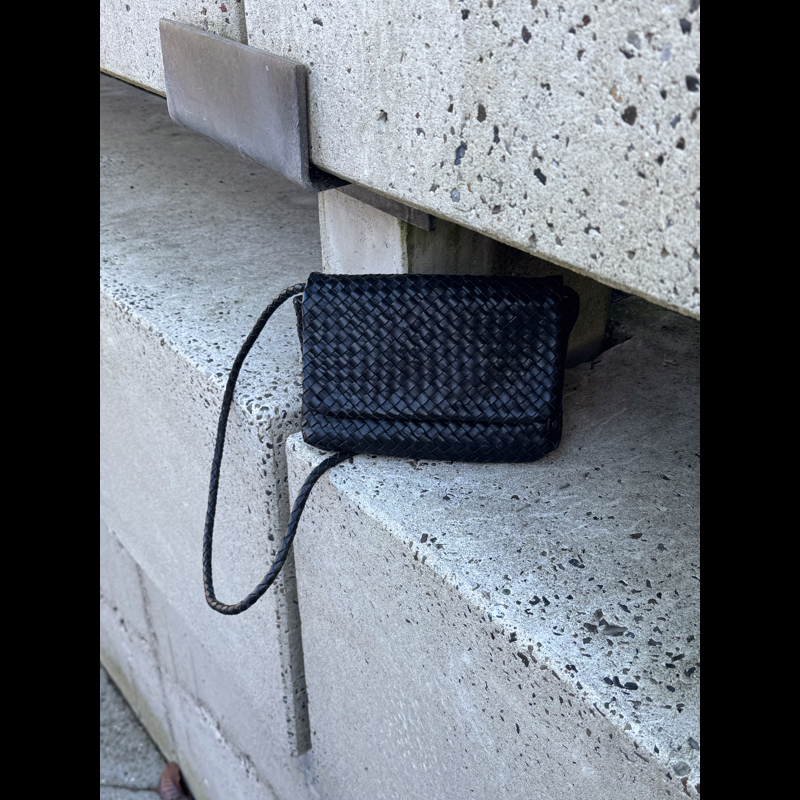Depeche Clutch Svart 7