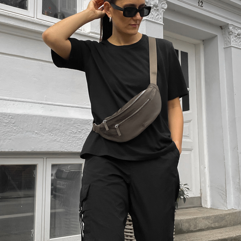 Aura Bæltetaske York Recycled Taupe 6