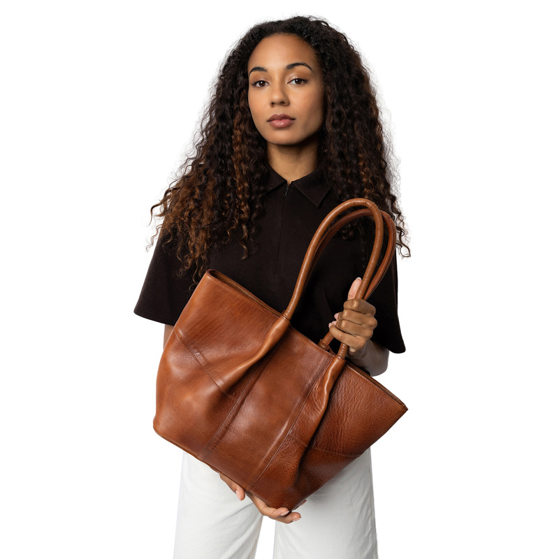 RE:DESIGNED Axelväska Mane Small Brun 2