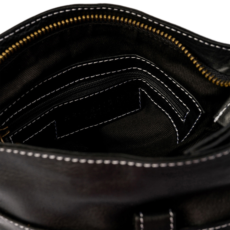 RE:DESIGNED Crossbody Easton Small Svart 5