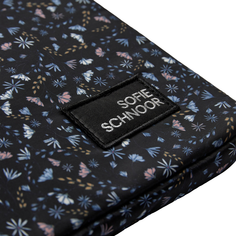 Sofie Schnoor Chromebook Sleeve Jaya Sort/med blomster 13" 4