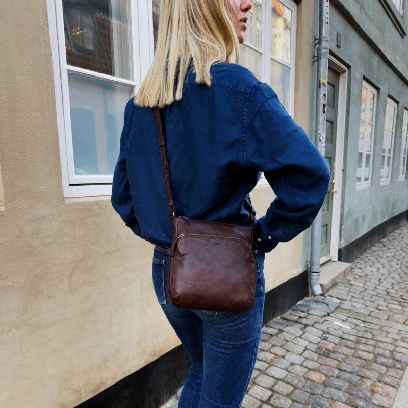 Aura Crossbody Palawan  M. Brun 2