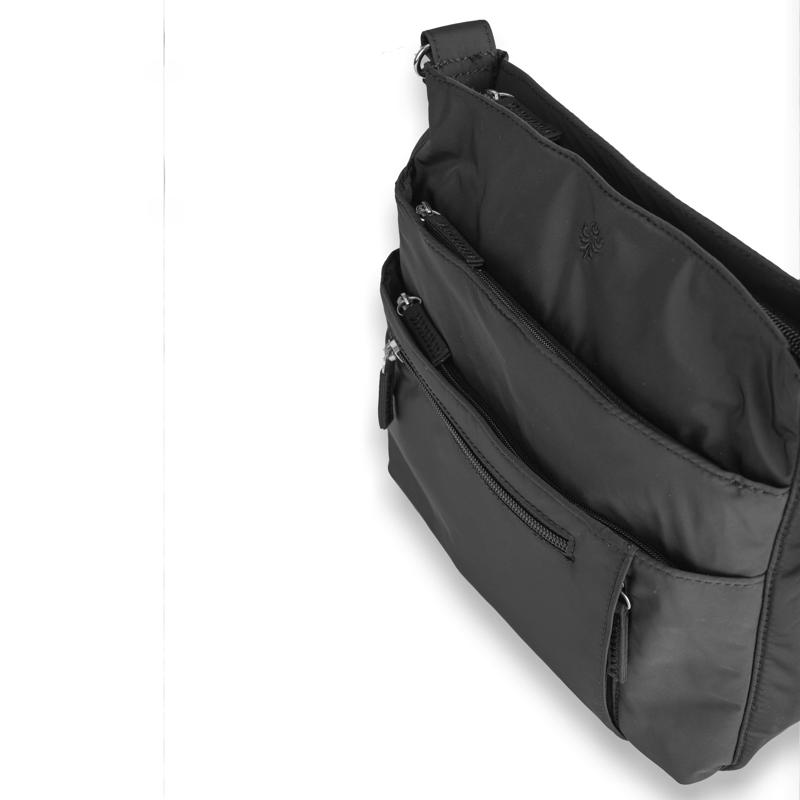 Aura Crossbody Bari Recycled Svart 10