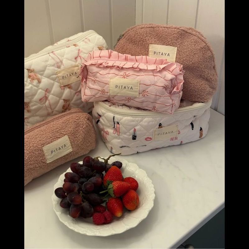 PITAYA Kosmetikpung Frill Small Rød/lyserød 2
