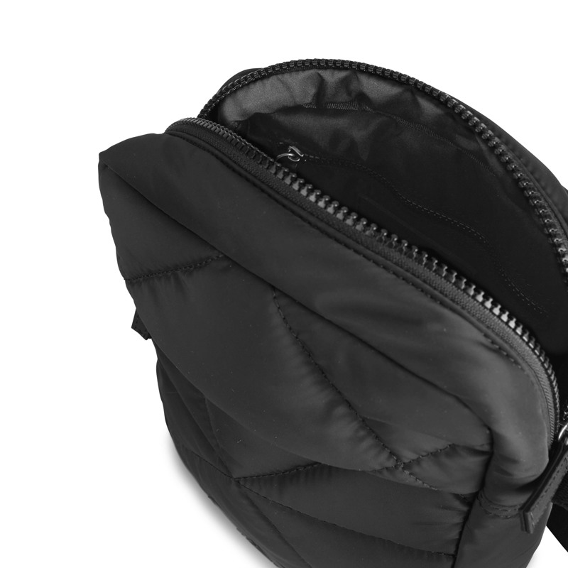 MARKBERG Crossbody Clover Diamond Puf Svart/Svart 7