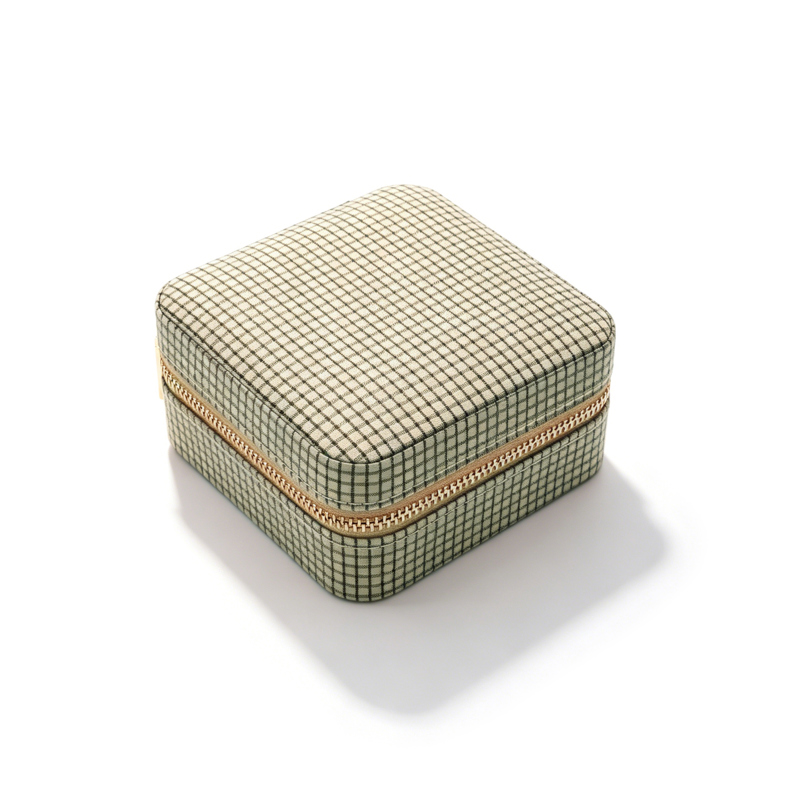 Conmé Smyckeskrin Olivia fyrkantig Beige rutig 6