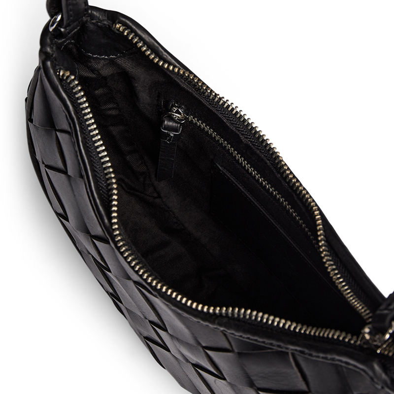 MARKBERG Crossbody Denelambg Woven Svart 5