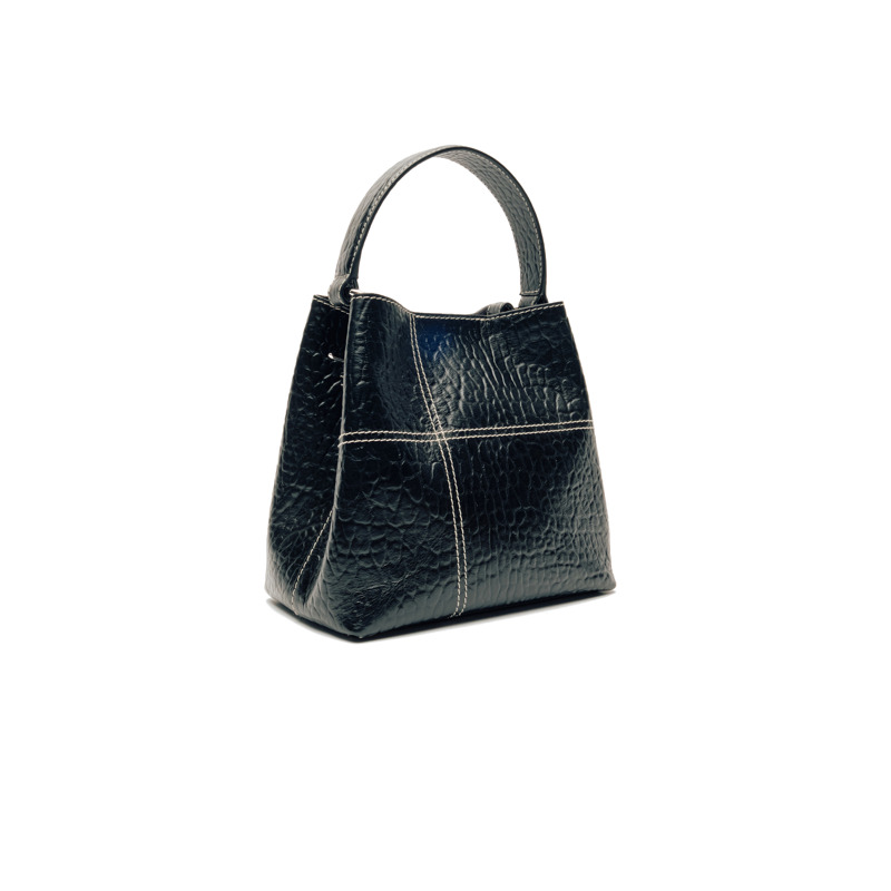 Núnoo Crossbody Small Chiara  Svart 2
