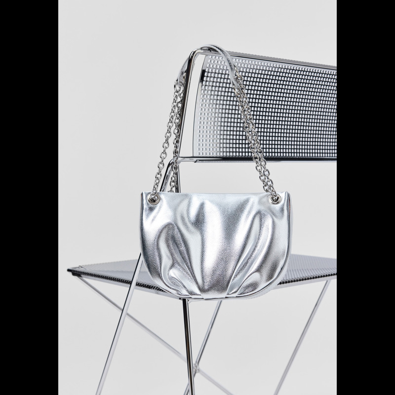 Molo Axelväska Viola Silver 2