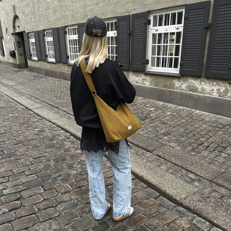 Conmé Axelväska Nanna Konjak 2