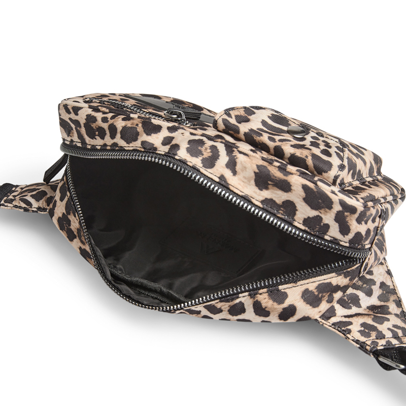 MARKBERG Bæltetaske Darla Monochrome Leopard 6