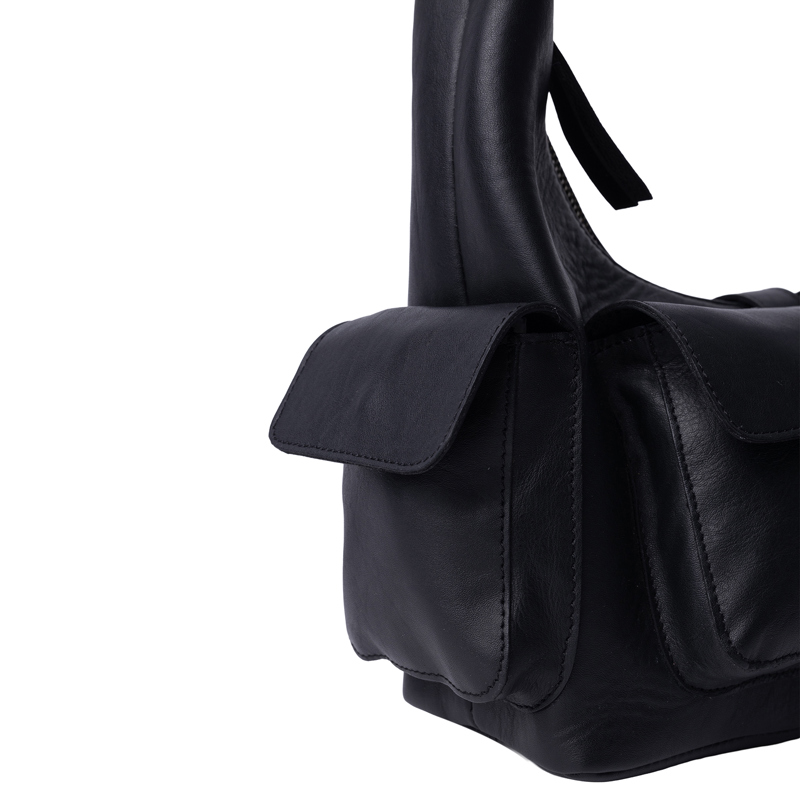 RE:DESIGNED Axelväska Solvej Medium Svart 4