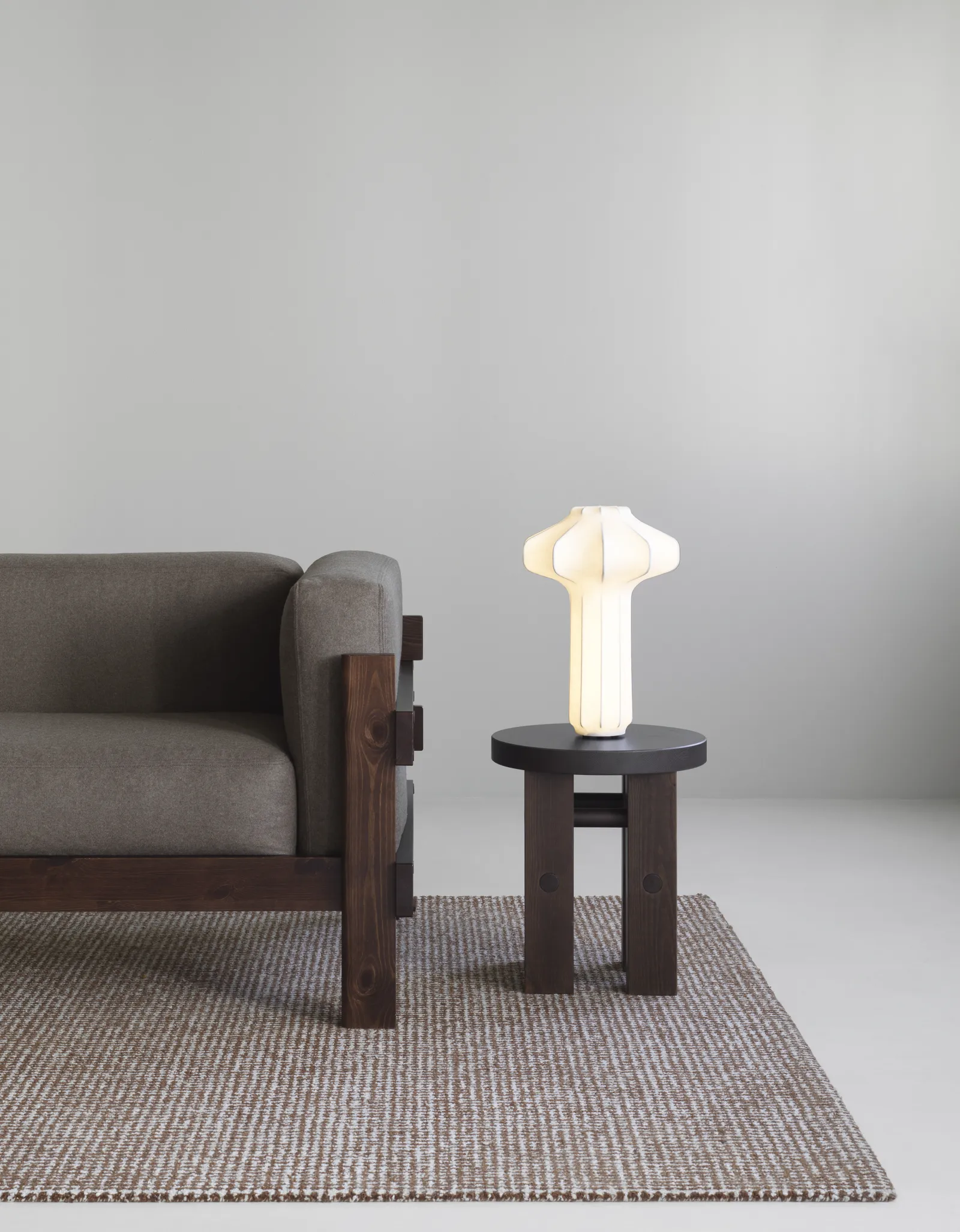 610028