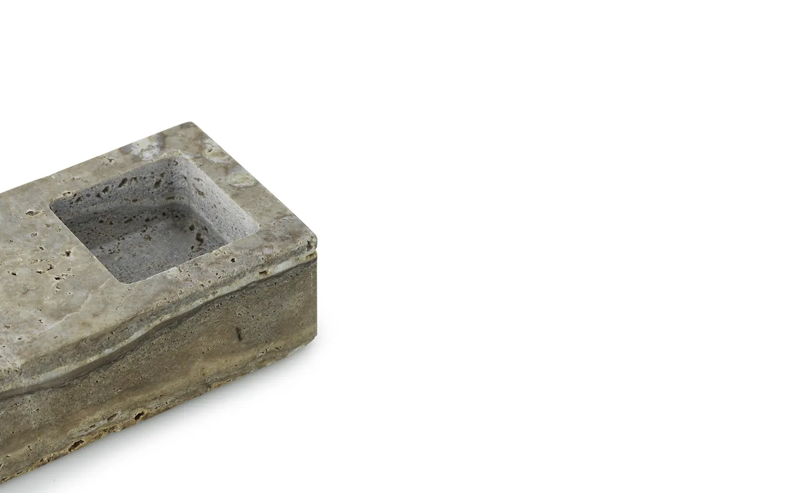 608716