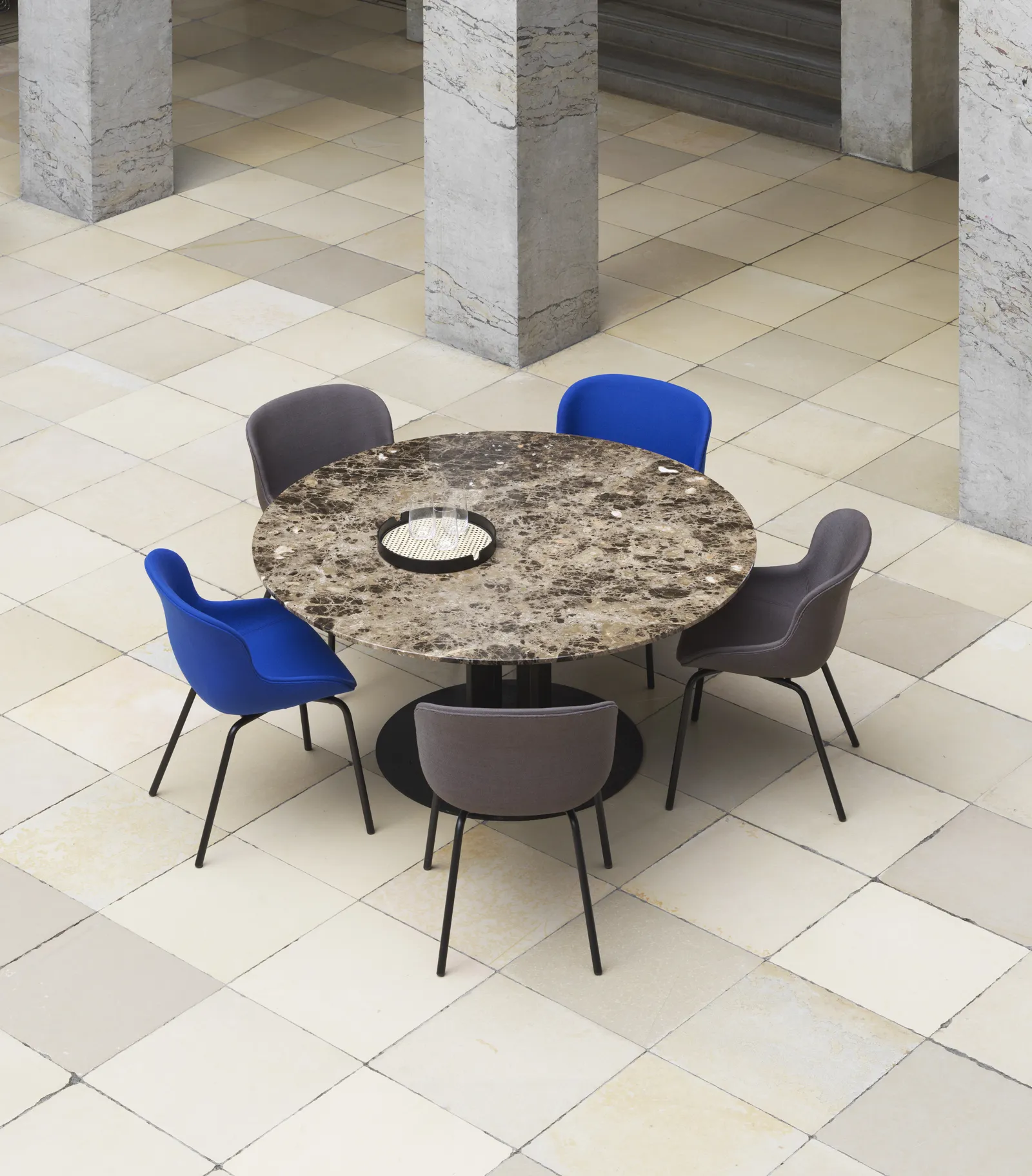 604181