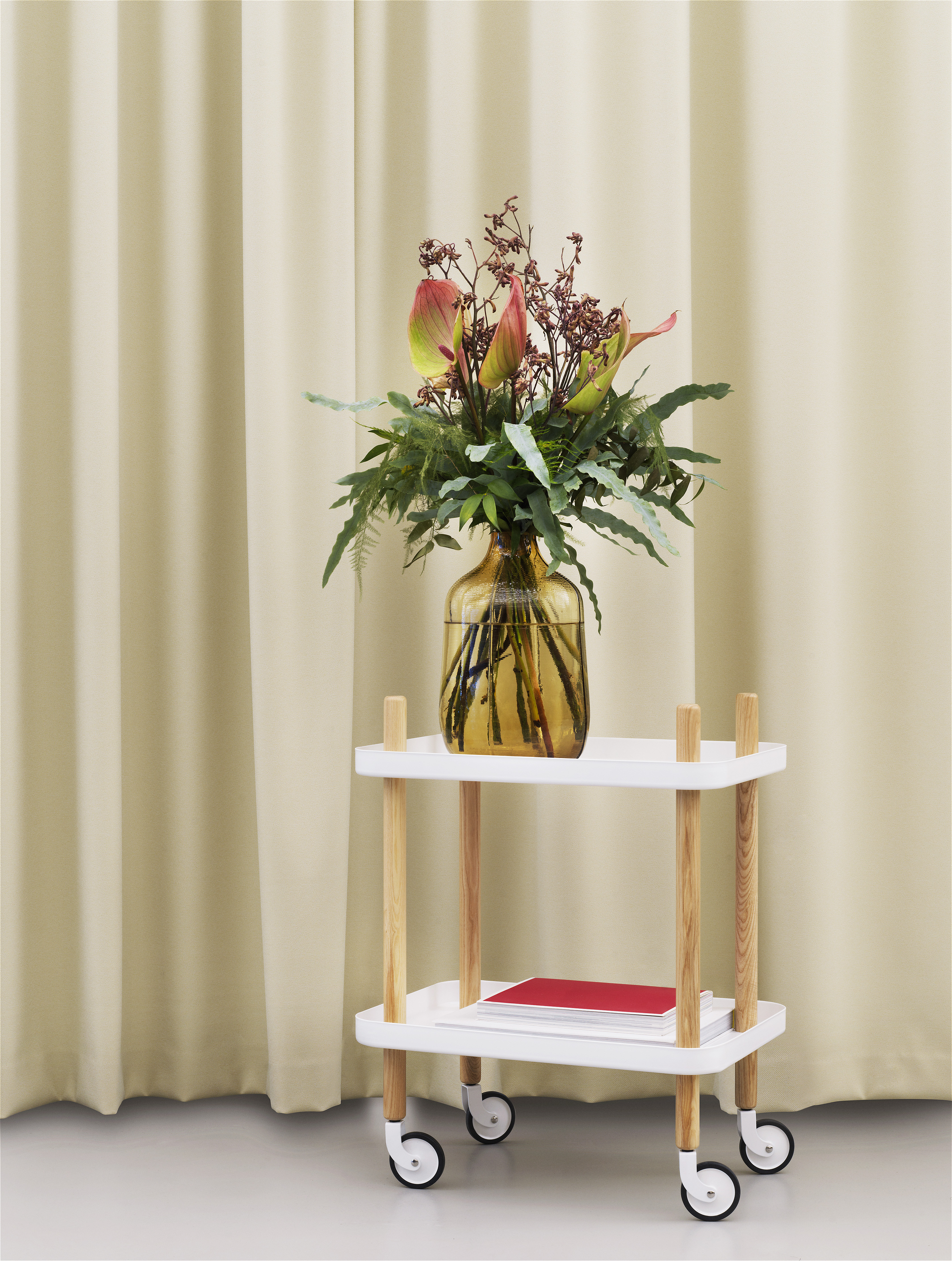 normann  Block テーブル ホワイト① Block Side Table in White - A versatile piece of furniture.
